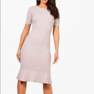 NWT Boohoo Aylin Frill Hem Midi Dress